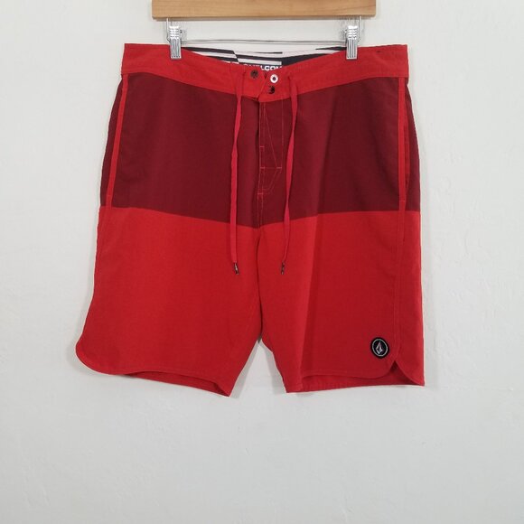 Volcom Men's Shorts Red Size 36 - Picture 1 of 6